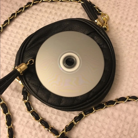 Faux leather black cross body handbag - Picture 4 of 4